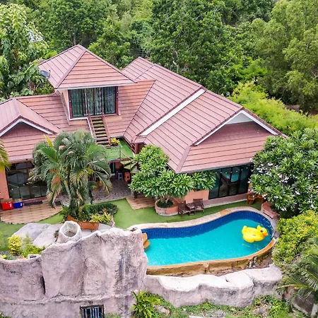 Huahin I-Din Poolvilla: Nature Retreat with Mountain Views